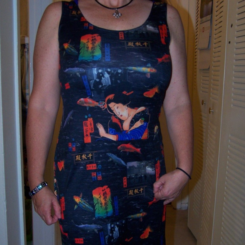 Geisha Japanese & Fish gown - No Boundaries Med - Picture 2 of 2